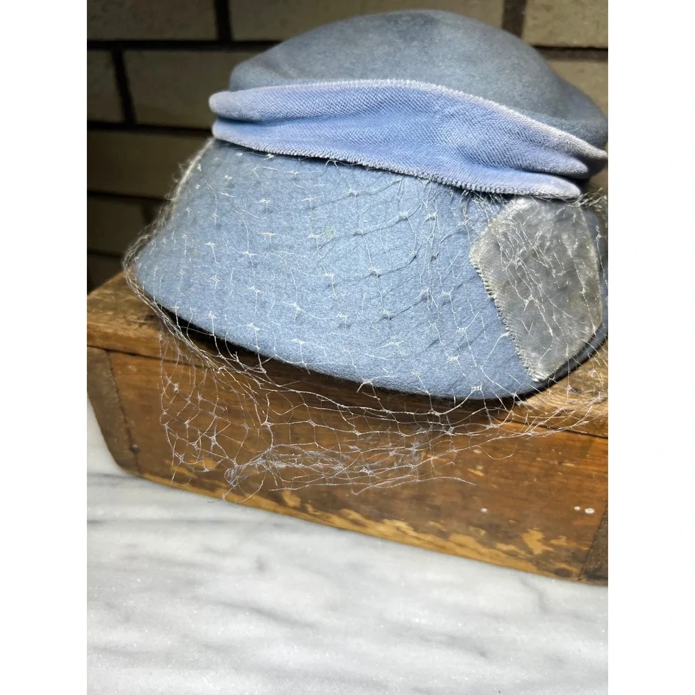 Vintage 100% Wool Pillbox Hat With Veil Neumann-Endler Fairfield Felts Blue